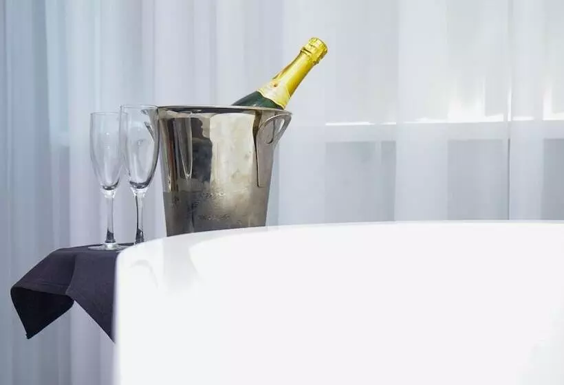デラックスルーム, Executive Plaza Hotel & Conference Centre, Metro Vancouver