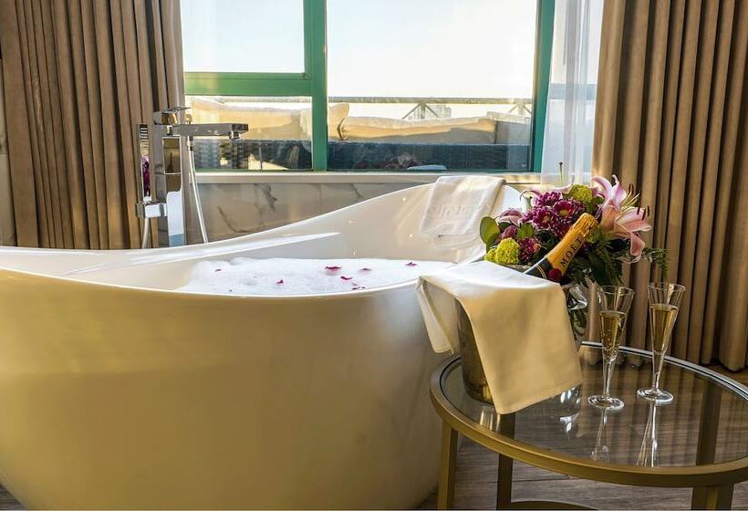 Пентхаус, Executive Plaza Hotel & Conference Centre, Metro Vancouver