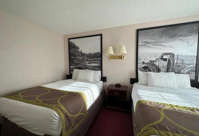 غرفه قياسيه سريرين مزدوجين, Super 8 By Wyndham Lethbridge