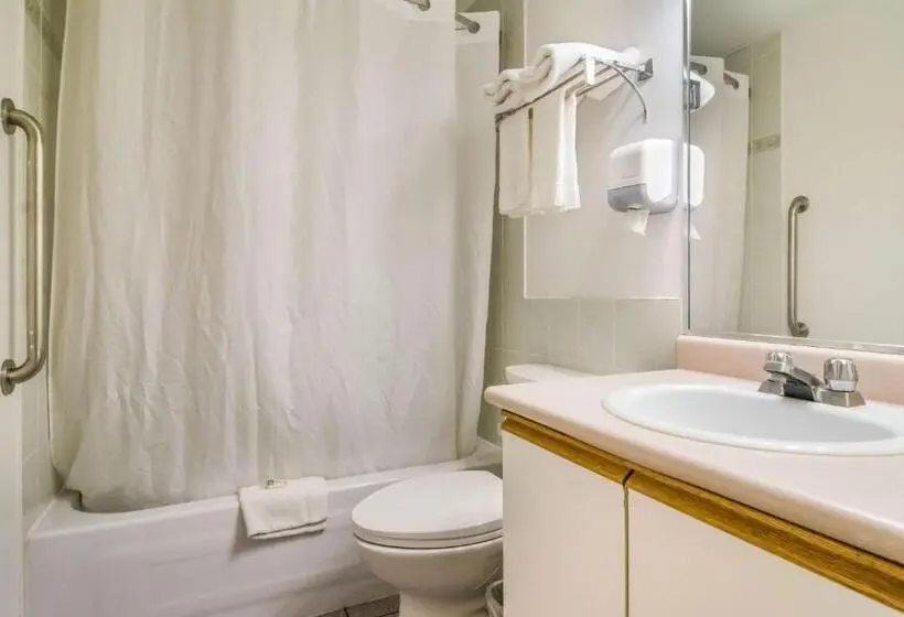 キングサイズベッドのデラックスルーム, Motel 6 Surrey, Bc