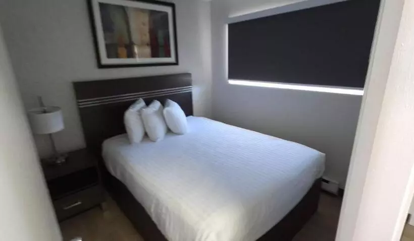 デラックスルーム, Riverside Motel