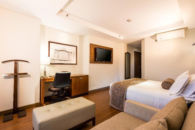 标准间, Dann Carlton Bogota