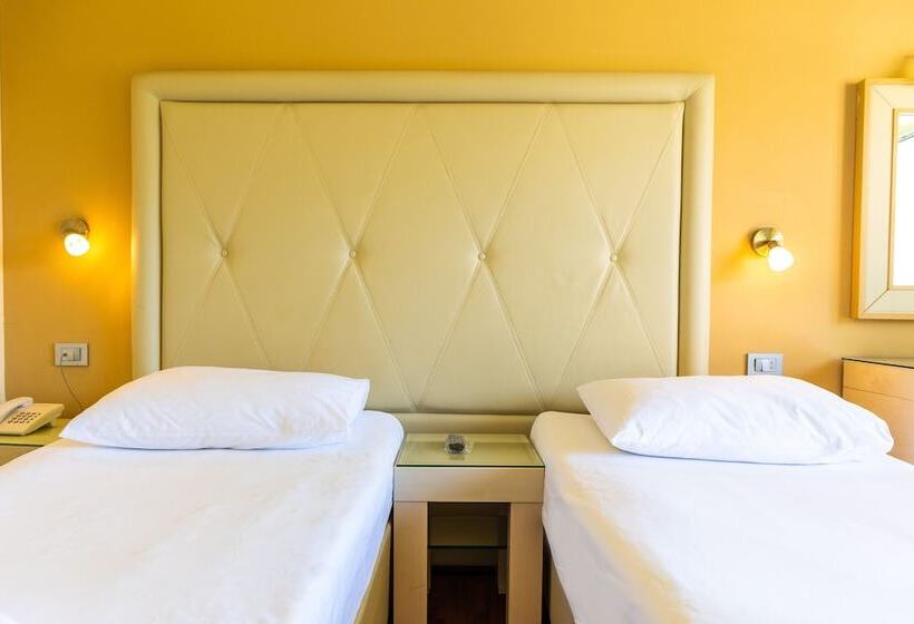 オーシャンビュースタンダードルームバルコニー付き, Grand Hotel Park