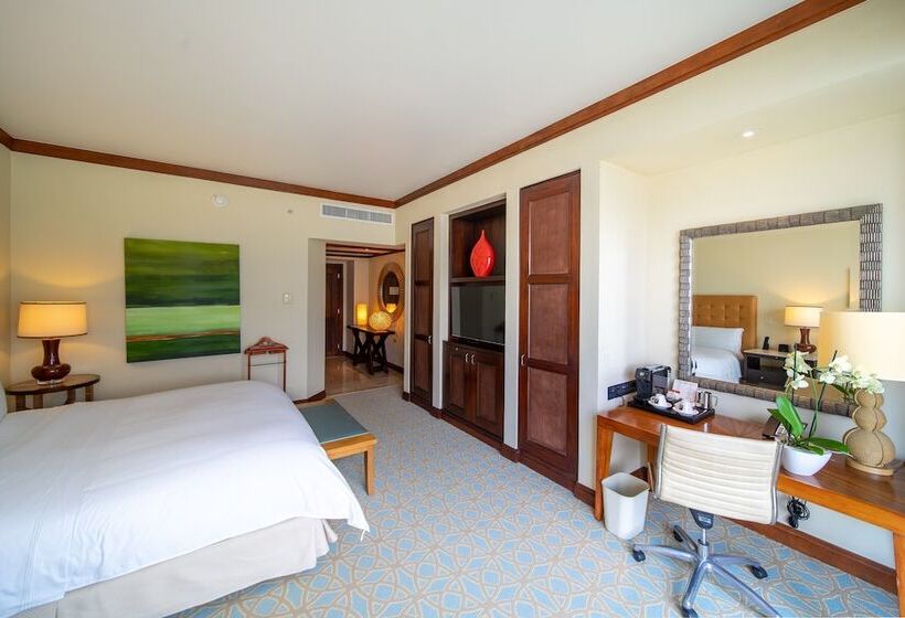 Номер Premium с Балконом, Intercontinental Costa Rica At Multiplaza Mall, An Ihg