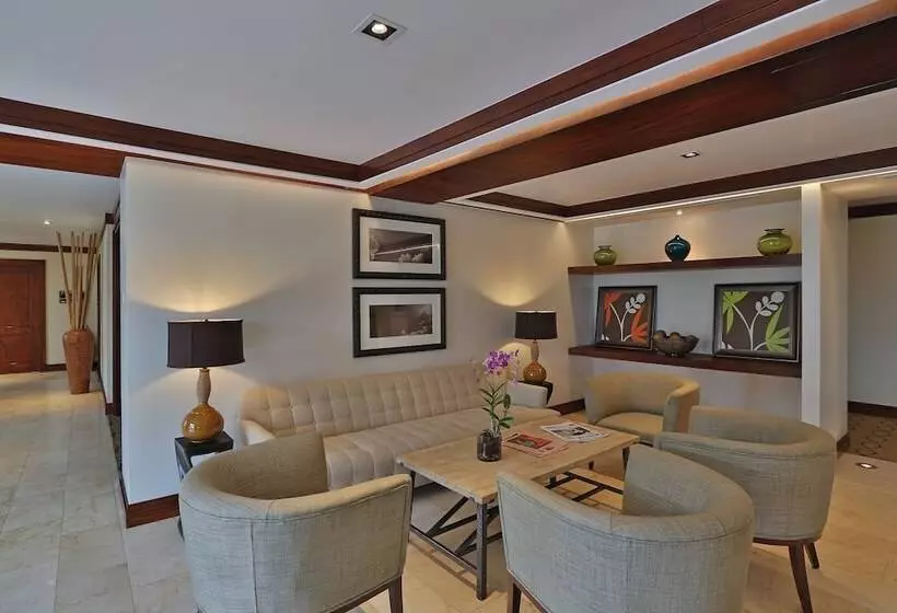 プールビューのプレミアムルーム, Intercontinental Costa Rica At Multiplaza Mall, An Ihg