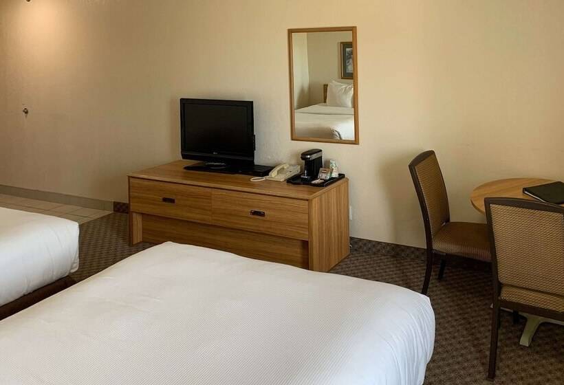 غرفه قياسيه سريرين مزدوجين, Rodeway Inn