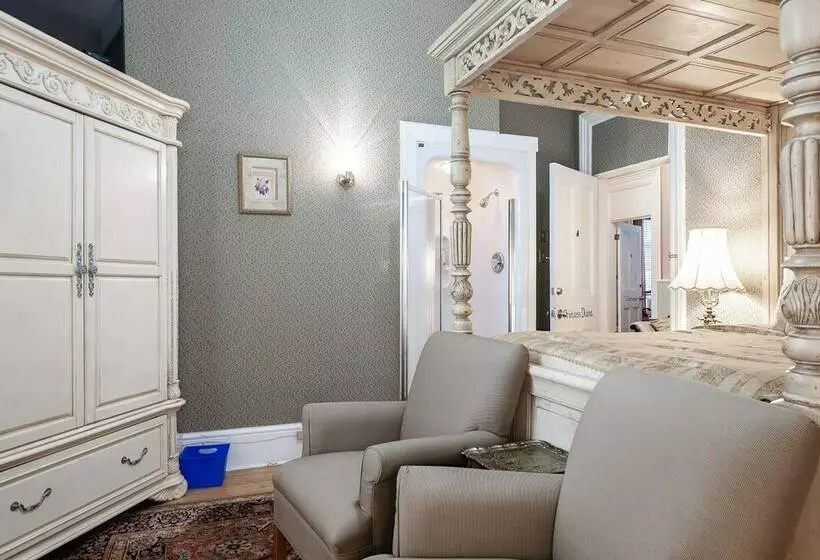 اتاق لوکس, Stone Maiden Inn