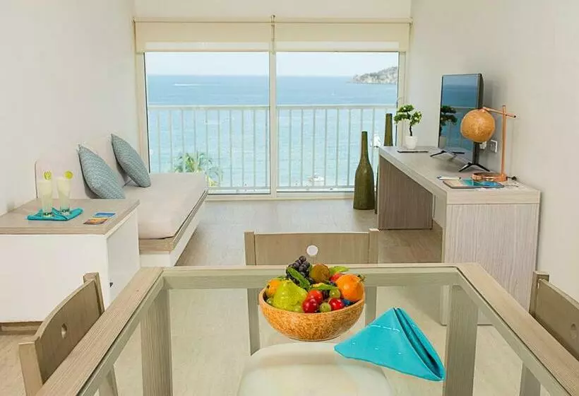 سوییت با چشم‌انداز دریا, Tamaca Beach Resort