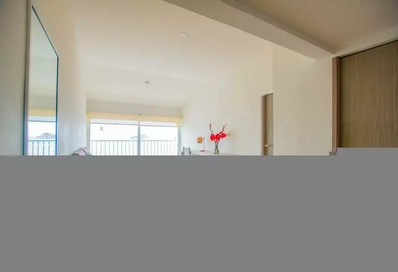 سوییت جونیور, Tamaca Beach Resort