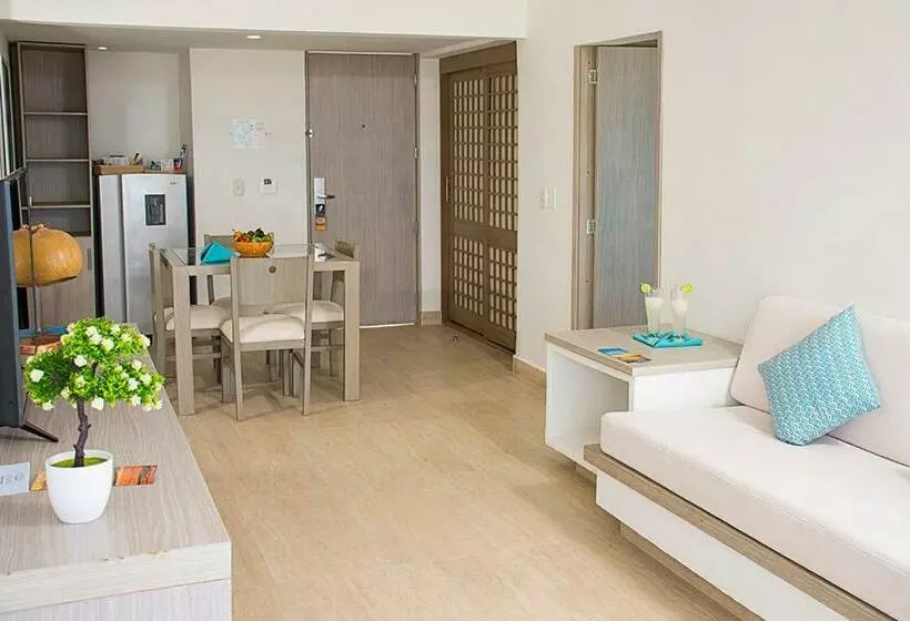 سوییت با چشم‌انداز دریا, Tamaca Beach Resort