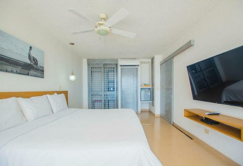 جناح جونيور, Tamaca Beach Resort