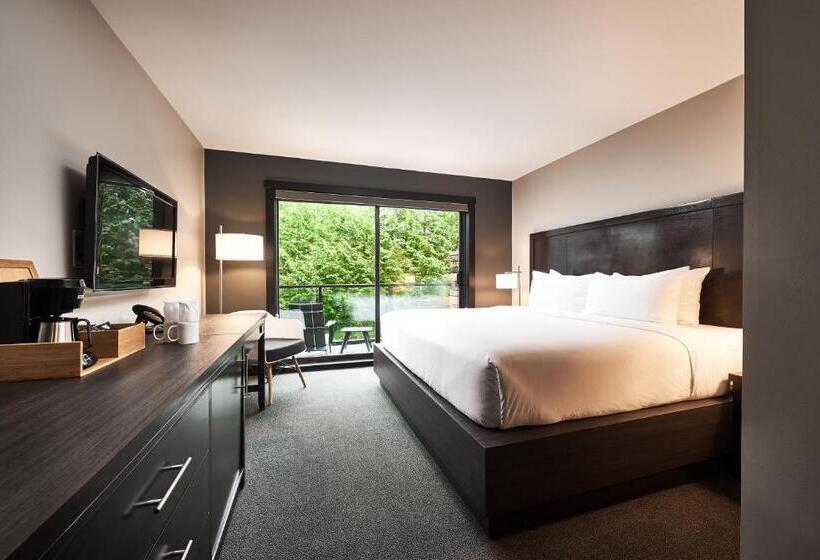 스탠다드 룸 킹사이즈 침대, Tofino Resort + Marina