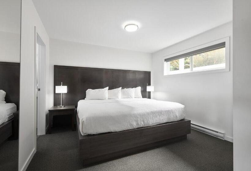 스위트 킹사이즈 침대, Tofino Resort + Marina