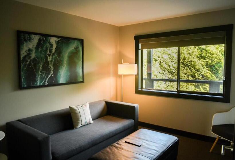 발코니가 있는 스위트, Tofino Resort + Marina