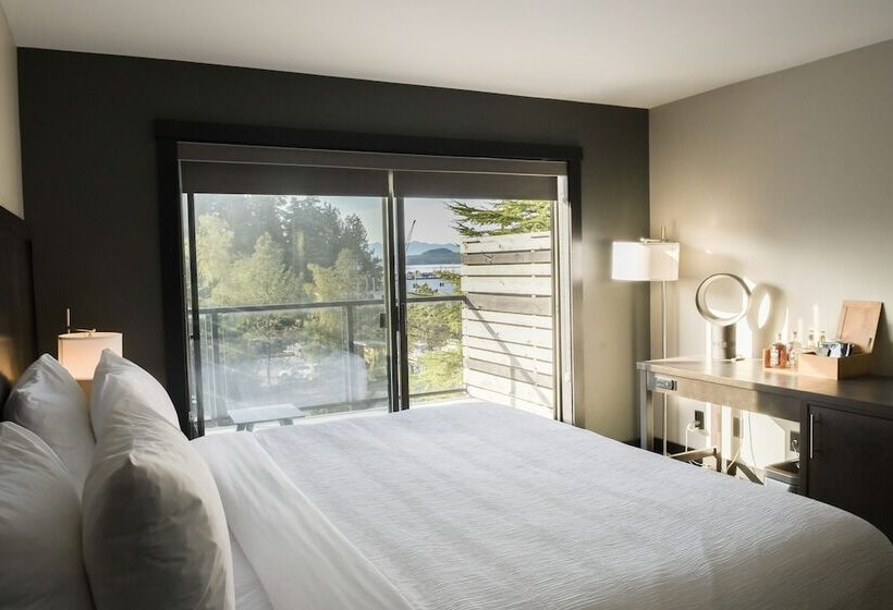 디럭스 룸, Tofino Resort + Marina