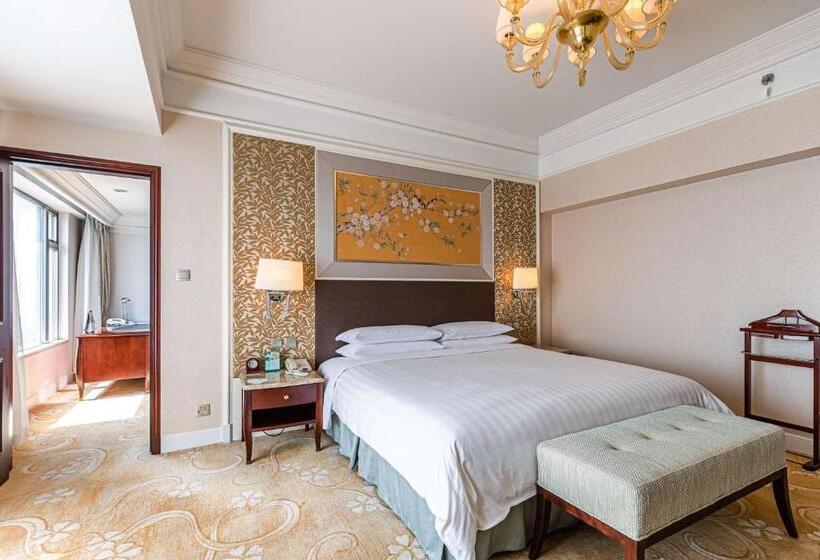Suite Executive, Shangri La Wuhan,close To The Mixc With Three Subway Lines