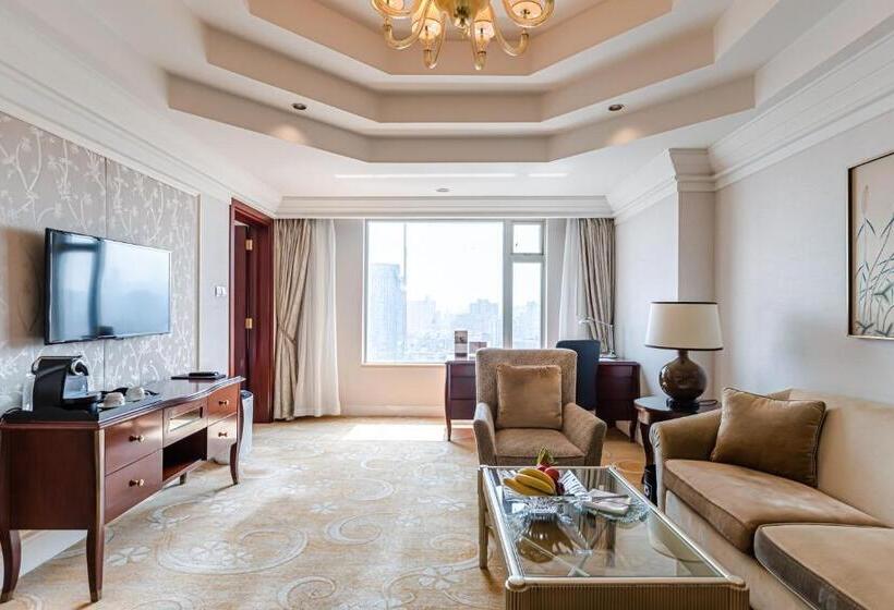 Suite Executive, Shangri La Wuhan,close To The Mixc With Three Subway Lines