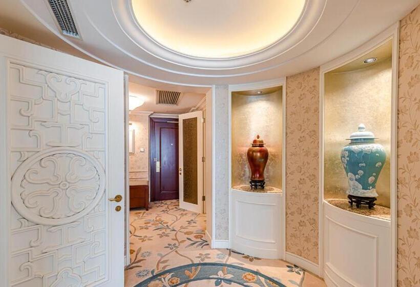 Люкс Премиум, Shangri La Wuhan,close To The Mixc With Three Subway Lines