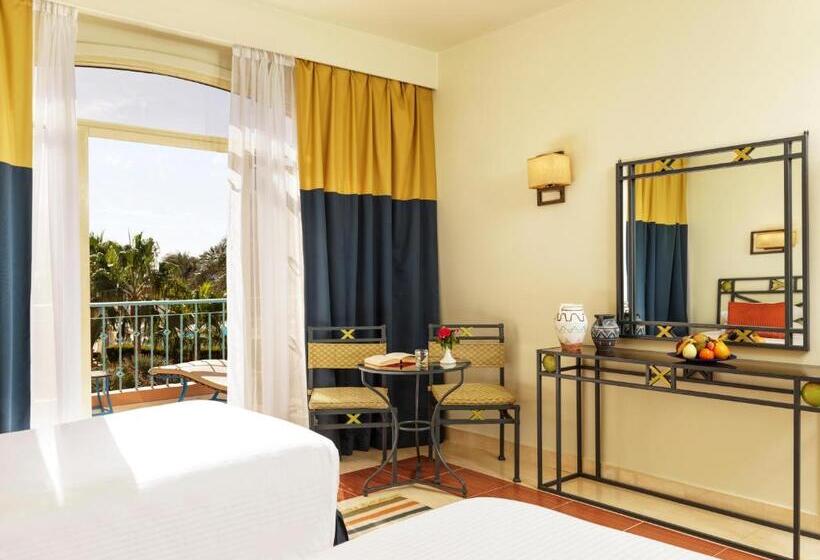 چشمانداز باغ اتاق کلوب, Club Paradisio El Gouna Red Sea