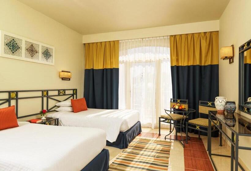 چشمانداز باغ اتاق کلوب, Club Paradisio El Gouna Red Sea