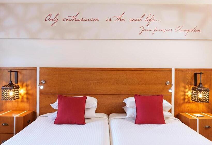 چشمانداز استخر اتاق کلوب, Club Paradisio El Gouna Red Sea