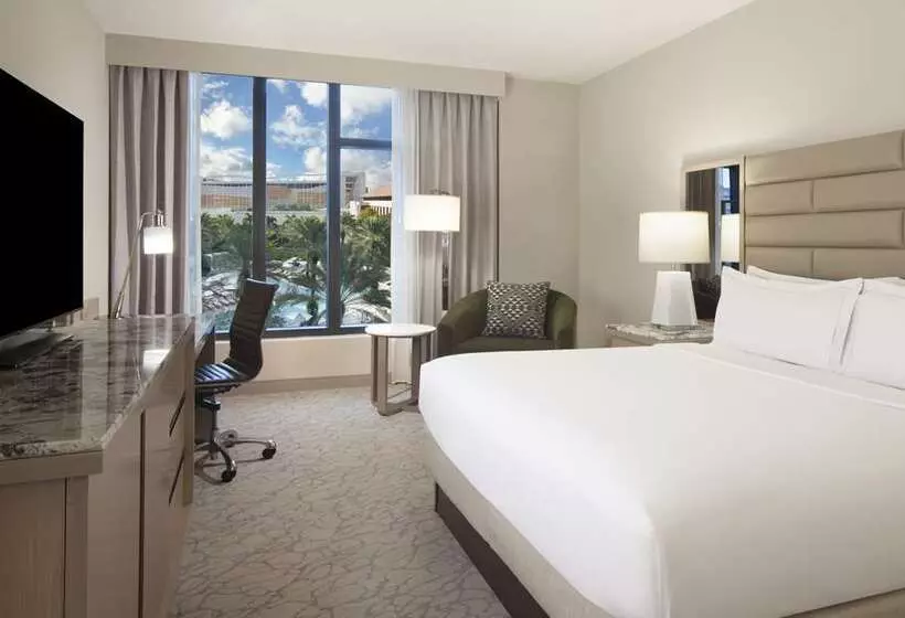 اتاق استاندارد با تخت بزرگ, Hilton Cairo Heliopolis