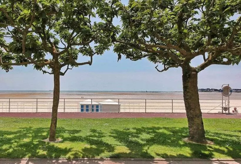 سوییت جونیور با چشم‌انداز دریا, Mercure La Baule Majestic
