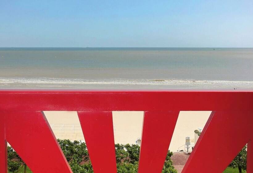 סוויטת ג'וניור נוף לים, Mercure La Baule Majestic