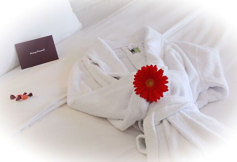 جناح جونيور مطلّ علي البحر, Mercure La Baule Majestic