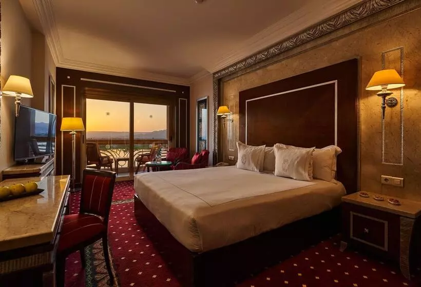اتاق رویال, Sonesta St. George Hotel Convention Center