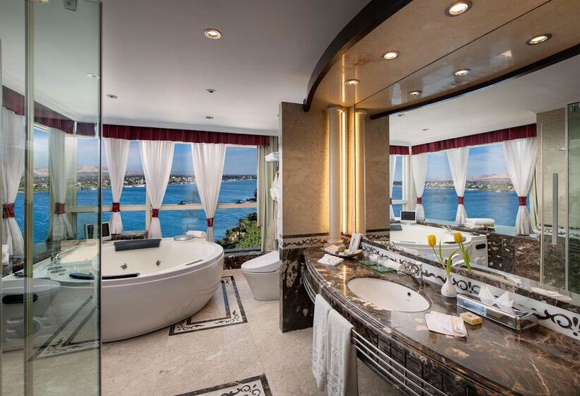 스위트, Sonesta St. George Hotel Convention Center