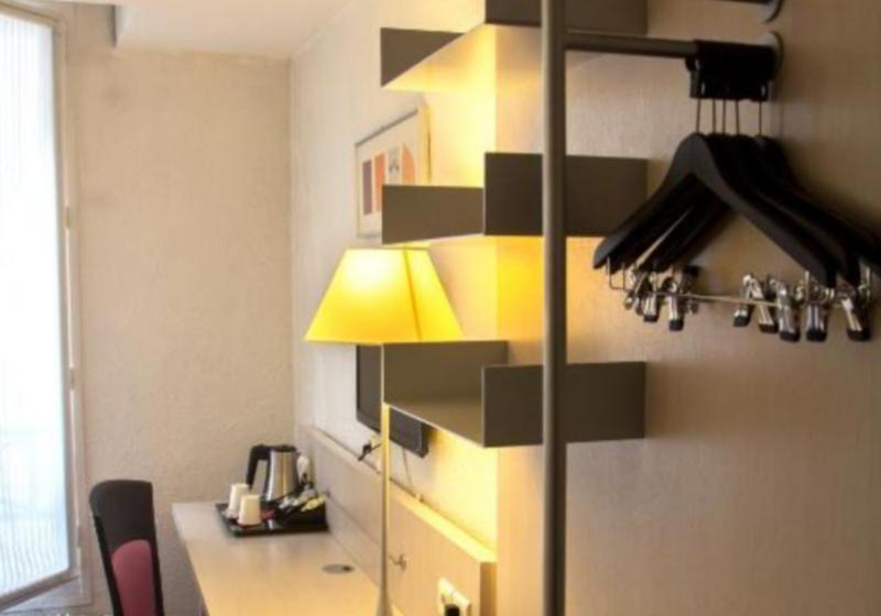 Chambre Supérieure, 55 Hôtel Montparnasse