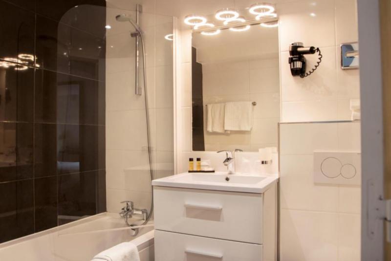 Chambre Confort Individuelle, 55 Hôtel Montparnasse