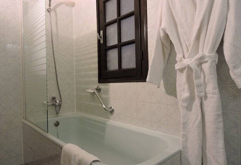 标准间, De La Loge