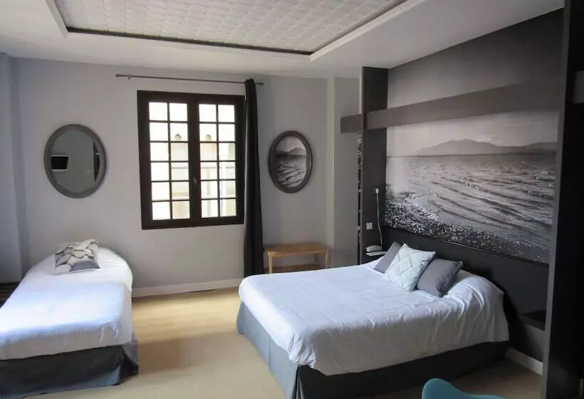 اتاق استاندارد سه نفره, De La Loge