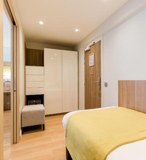 スーペリアトリプルルーム, Helios