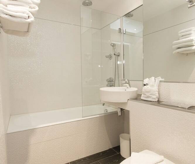 اتاق استاندارد سه نفره, Hôtel De La Paix