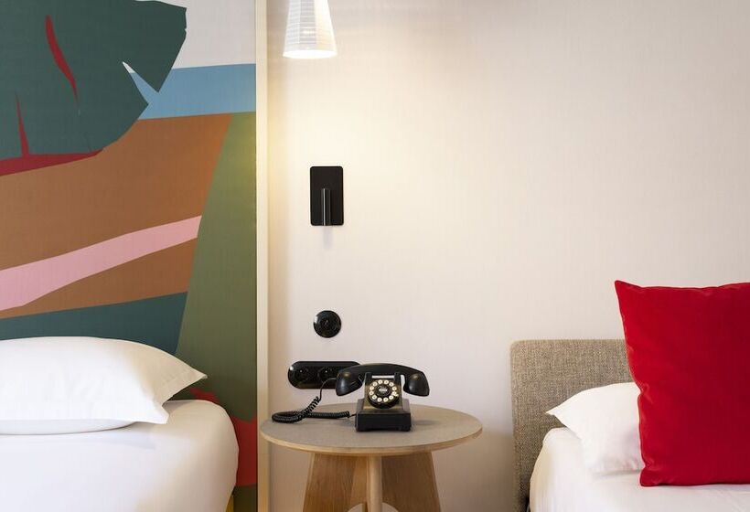 اتاق استاندارد سه نفره, Hôtel De La Paix