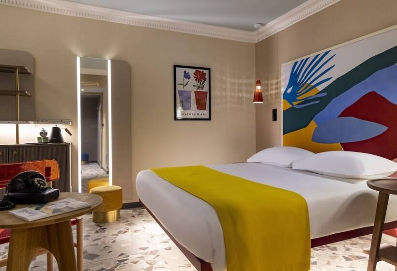 اتاق راحتی, Hôtel De La Paix