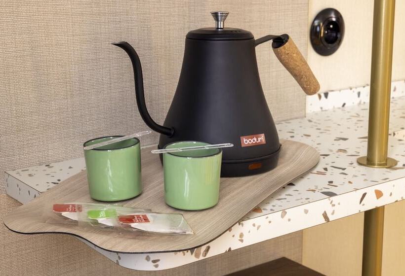 اتاق استاندارد یک نفره, Hôtel De La Paix