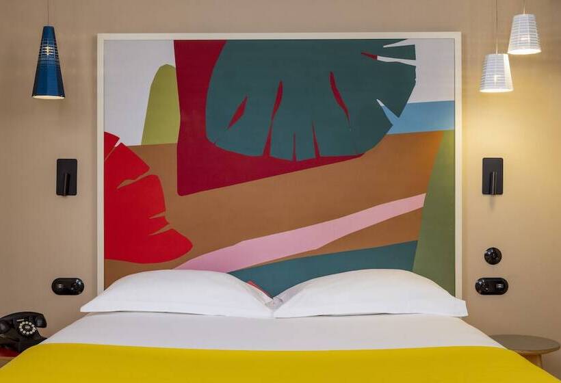 اتاق استاندارد یک نفره, Hôtel De La Paix