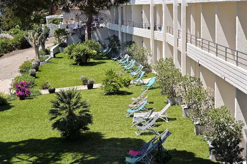 اتاق لوکس با چشم‌انداز دریا, Restaurant Dolce Vita