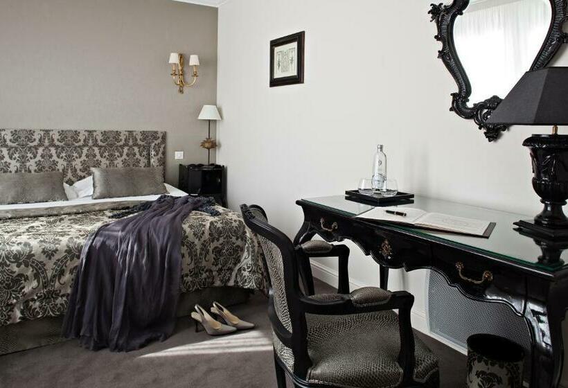 מיטת קינג בסוויטה, Best Western Plus Hotel Villa D Est