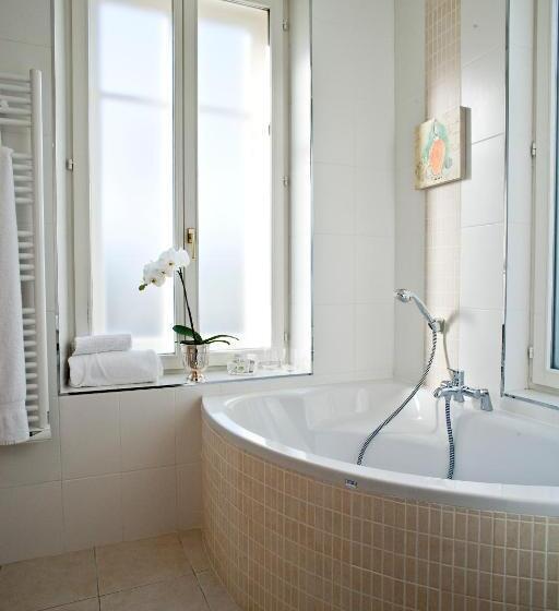 מיטת קינג בסוויטה, Best Western Plus Hotel Villa D Est