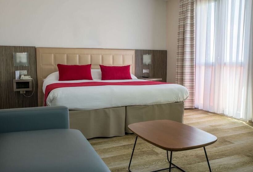 غرفة عائلية, Atrium Arles Centre