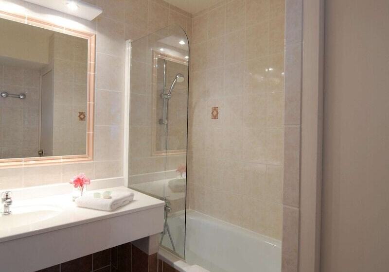 غرفة عائلية, Atrium Arles Centre