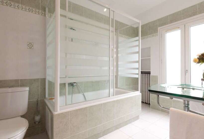 スーペリアールーム, Du Square D Anvers