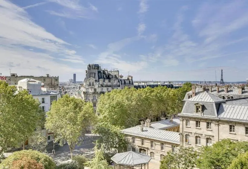 اتاق سوپریور, Du Square D Anvers
