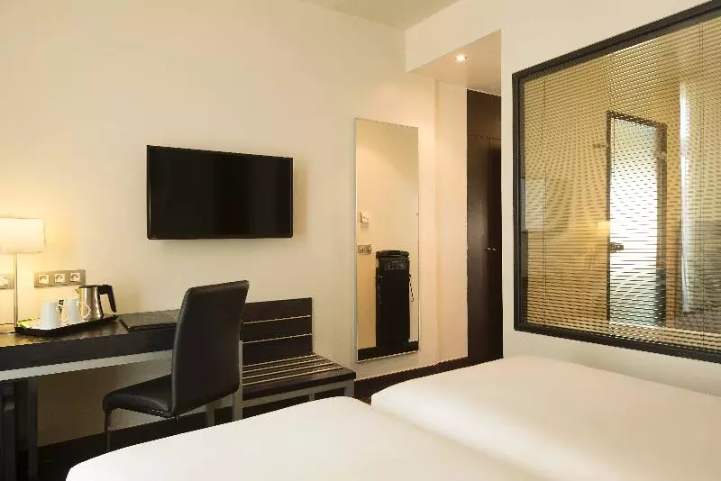 Standardzimmer, Le M