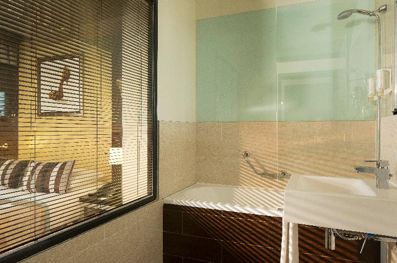 غرفة قياسية, Le M